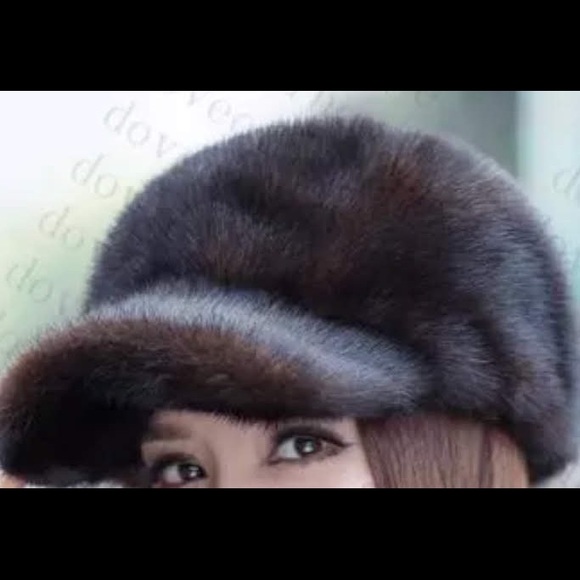 Luxurious Dark Brown Women\'s Fur Hat main image 5